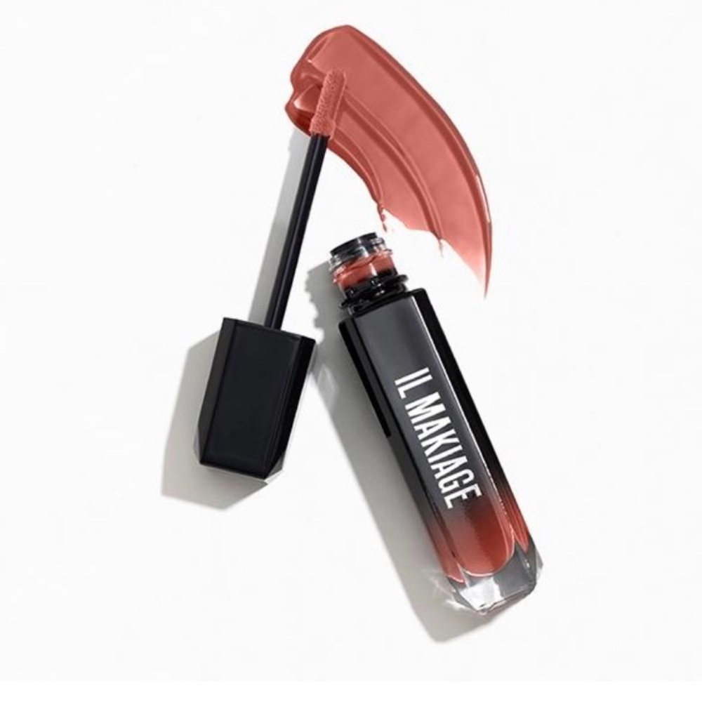 Il Makiage Lip Service Lip Gloss brand new in box